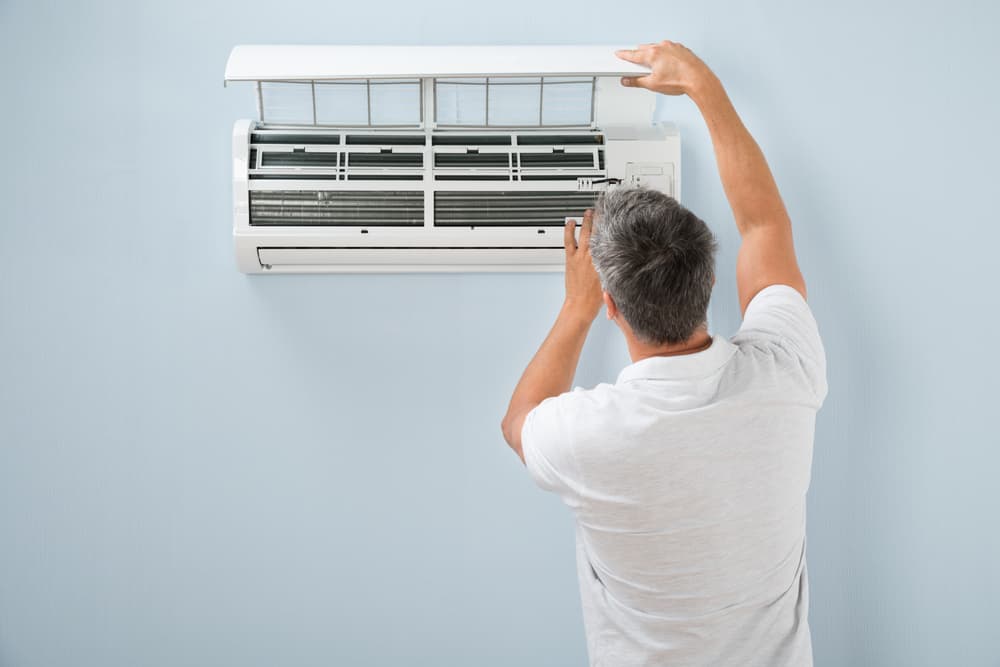 What-do-customers-frequently-ask-AC-repair-technicians.jpg