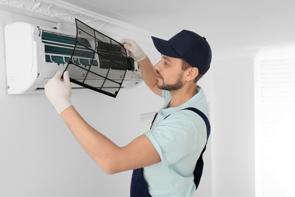 air-conditioner-maintenance.jpg air conditioner maintenance